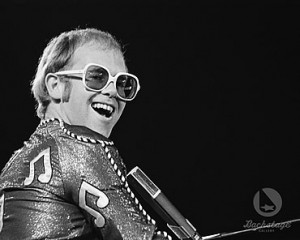 Elton John Had No Less Than Seven Consecutive Number 1 Albums During His Glory Years. 